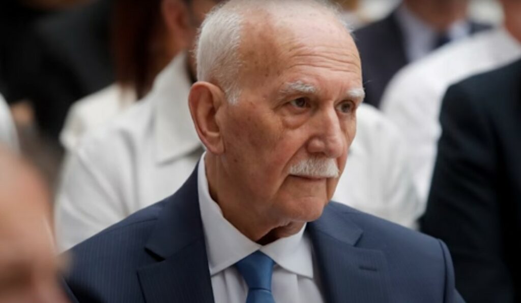 Γιώργος Παπαδάκης: Σε κλίμα συγκίνησης το «τελευταίο αντίο» - Λύγισε ο Στρατής Λιαρέλης