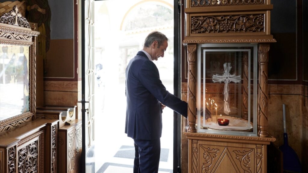 Κ. Μητσοτάκης: Η ανάρτηση για τα Θεοφάνεια και το κεράκι στο εκκλησάκι της 110 Πτέρυγας Μάχης