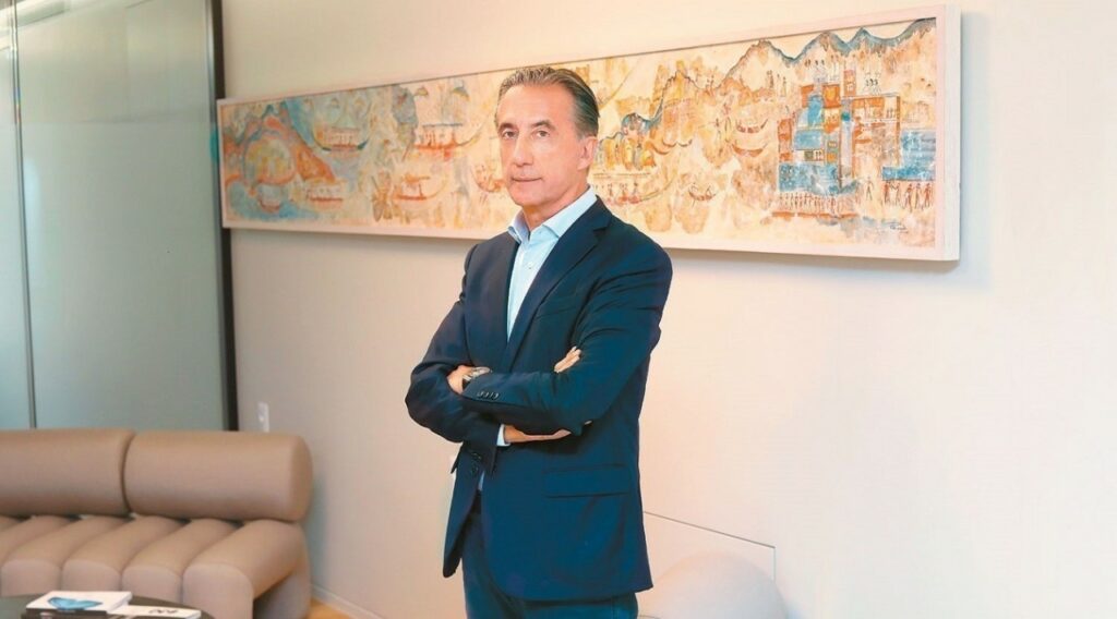 Χατζημηνάς - Theon