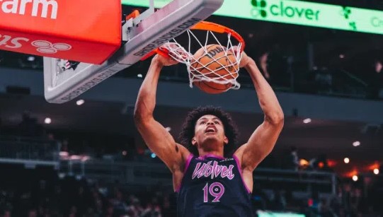 Συντριβή για τους Μπακς από τους Τίμπεργουλβς παρά την προσπάθεια του Αντετοκούνμπο