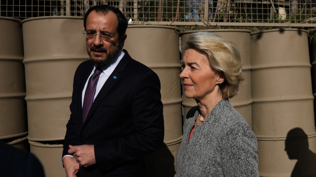 Προτεραιότητα η ώθηση για λύση του Κυπριακού, δήλωσε η Ούρσουλα Φον Ντερ Λάιεν από την Πράσινη γραμμή