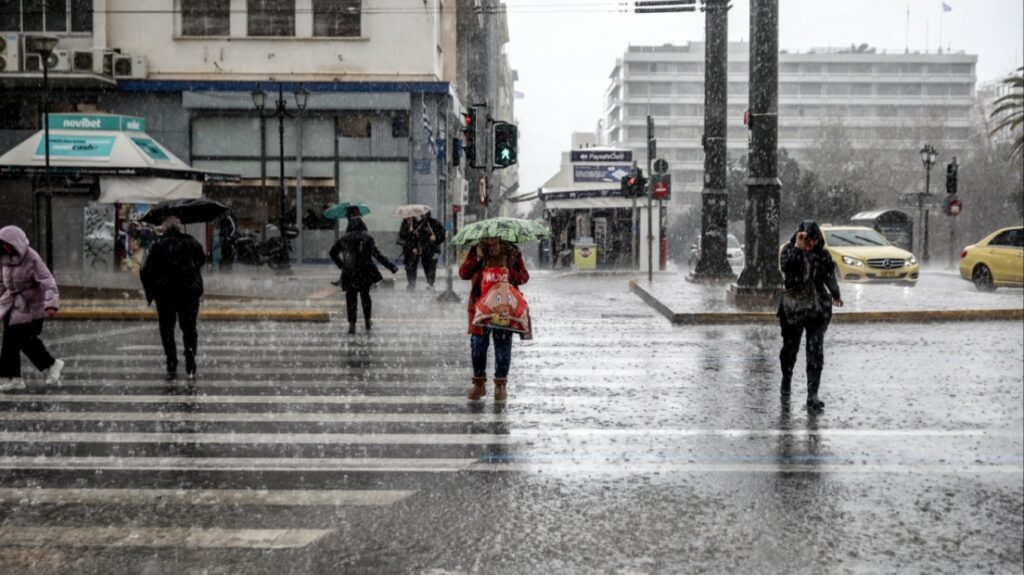 Καιρός: Καταιγίδες, θυελλώδεις άνεμοι και αφρικανική σκόνη σήμερα - Πότε θα επηρεάζεται η Αττική