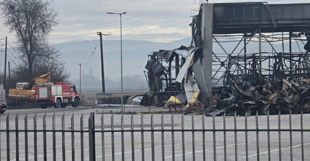 Τρίκαλα: Ξεκίνησαν εκ νέου οι έρευνες στο εργοστάσιο της «Βιολάντα» - BINTEO