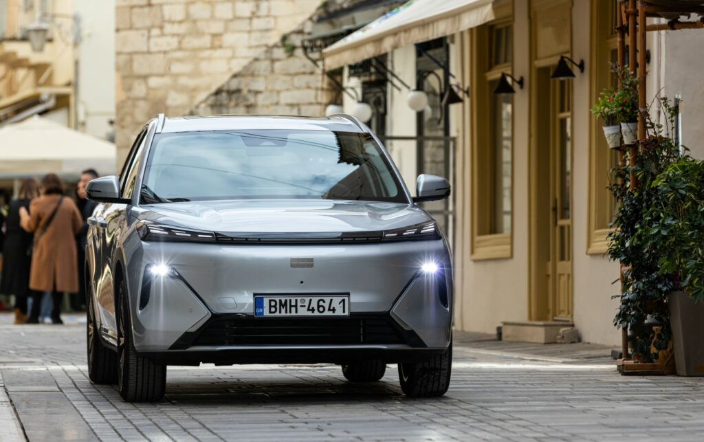 Οδηγούμε το νέο Geely Starray EM-i μέχρι τη Νεμέα