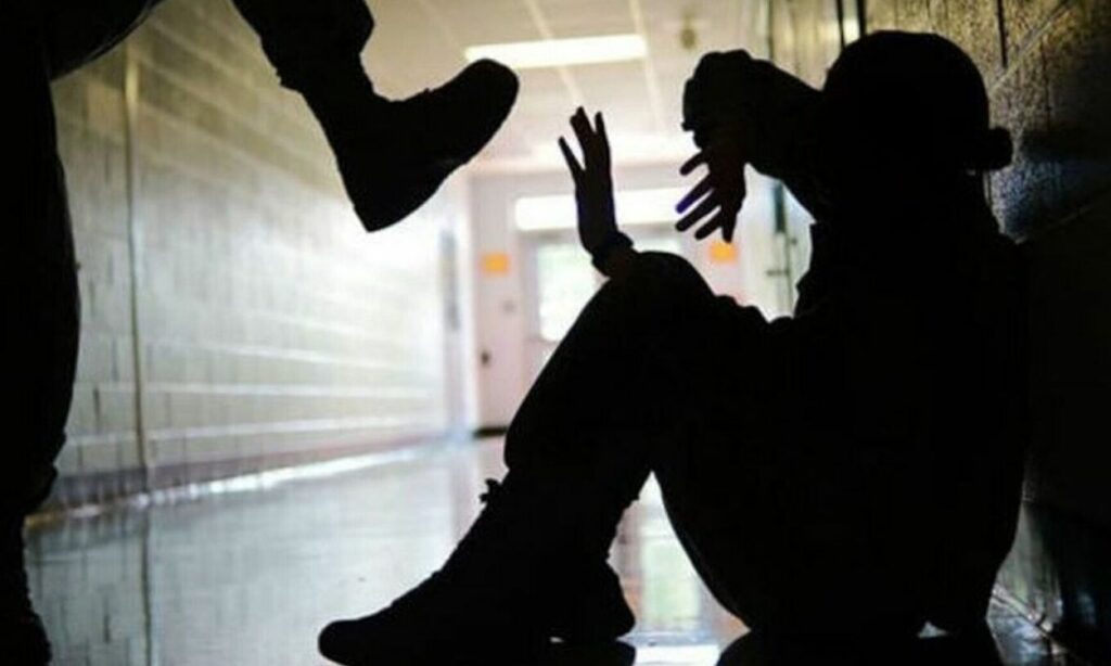 Φλώρινα: Ανήλικος ξυλοκοπήθηκε από πέντε άτομα - Tον χτύπησαν στο κεφάλι και το μάτι