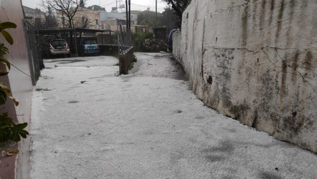 Έντονη χαλαζόπτωση και πλημμύρες στη Χίο - Βίντεο και φωτογραφίες