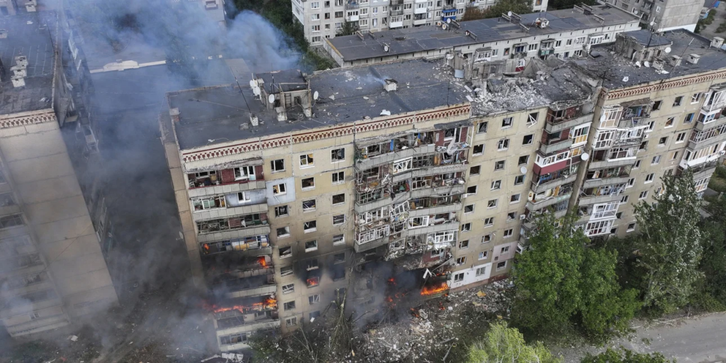 Στους τέσσερις οι άμαχοι νεκροί από ρωσικά πλήγματα στην Ουκρανία - Ιερέας και μητέρα με κόρη ανάμεσα τους
