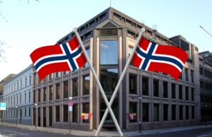 Το colpo grosso με Νορβηγικά funds – μαϊμού που στήνουν τα εγχώρια σαΐνια – «Παίζουν» με «μετοχές – φούσκες» παριστάνοντας μέσω διαρροών στην αγορά και τον Τύπο ότι πρόκειται για τοποθετήσεις του Νορβηγικού Κρατικού Επενδυτικού Ταμείου των 2 Τρις – Εκμεταλλεύονται το γεγονός ότι το Νορβηγικό Ταμείο δεν υποχρεούται να γνωστοποιεί τις συναλλαγές του!