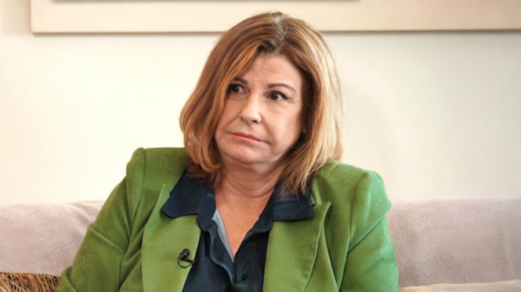 Αλεξία Έβερτ: Ο σύζυγός μου πήγε με πονοκέφαλο, έμεινε 8 ώρες στο χειρουργείο, 3 εβδομάδες στη ΜΕΘ και οι γιατροί έλεγαν «μην κάνετε πολλές ερωτήσεις»