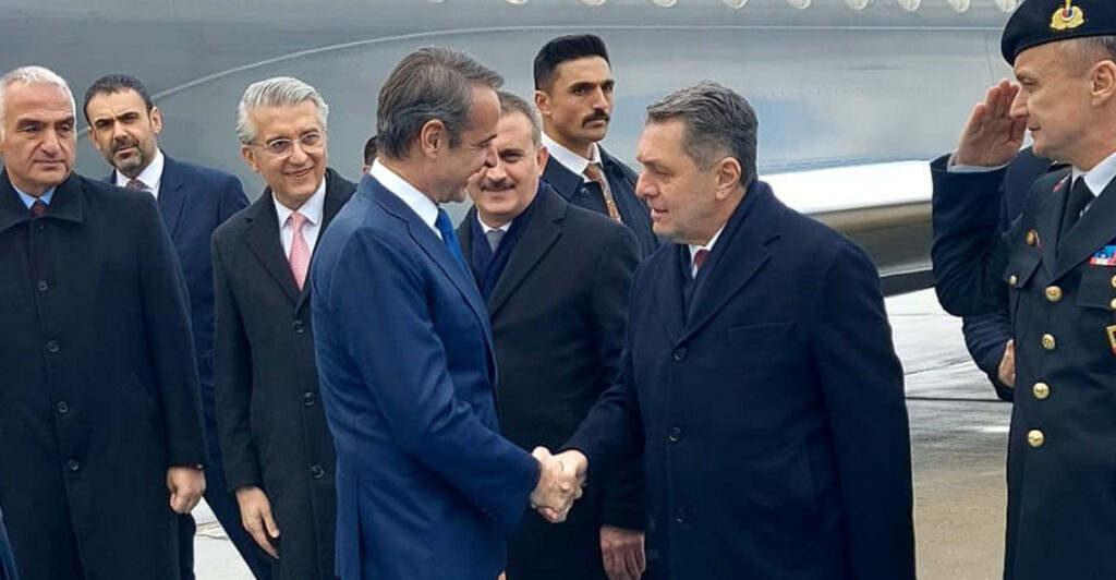 260211152034_maketa-mitsotakis-2