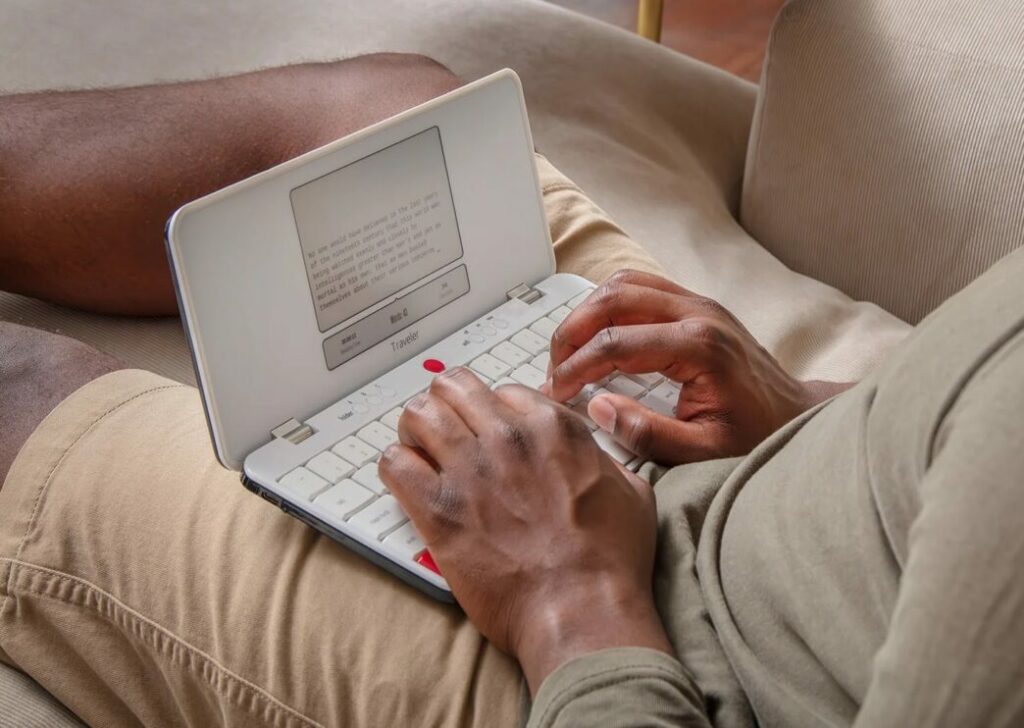 260212120744_freewrite-traveler-01