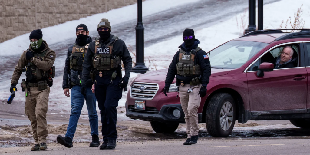 Τερματίζει την επιχείρηση της ICE στην Μινεσότα η κυβέρνηση του Ντόναλντ Τραμπ