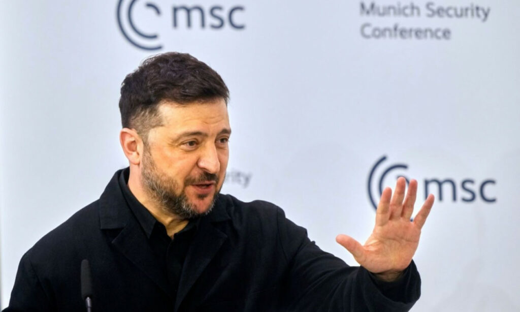 Διάσκεψη του Μονάχου – Ζελένσκι: Παρομοίασε τον Πούτιν με τον Χίτλερ