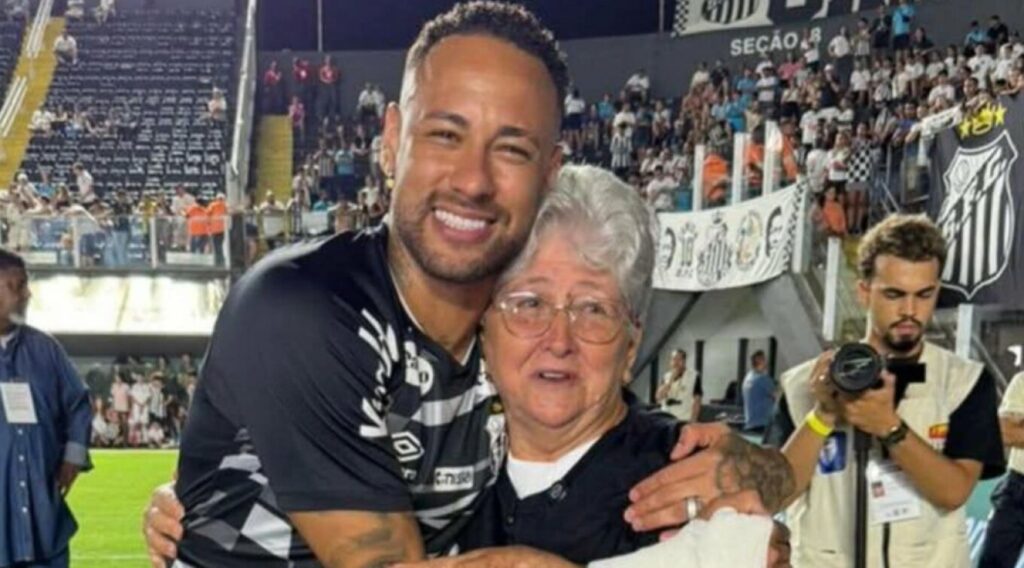 Νεϊμάρ: H συγκινητική κίνηση του σε ηλικιωμένη οπαδό της Σάντος που ζήτησε να τον συναντήσει για να φύγει πιο ήσυχη - Βίντεο