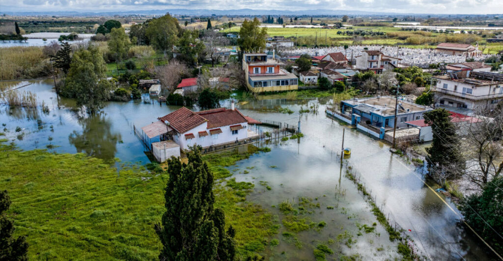 Ηλεία: Πλημμύρισαν Πηνειός και Αλφειός, «πνίγηκαν» καλλιέργειες και οικισμοί - ΕΙΚΟΝΕΣ