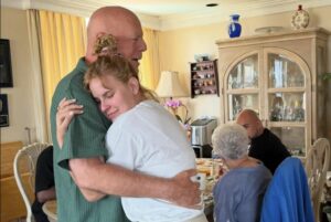 Μπρους Γουίλις: Κάνω 4 διαφορετικές δουλειές για να μεγαλώσω το παιδί μου, λέει η κόρη του