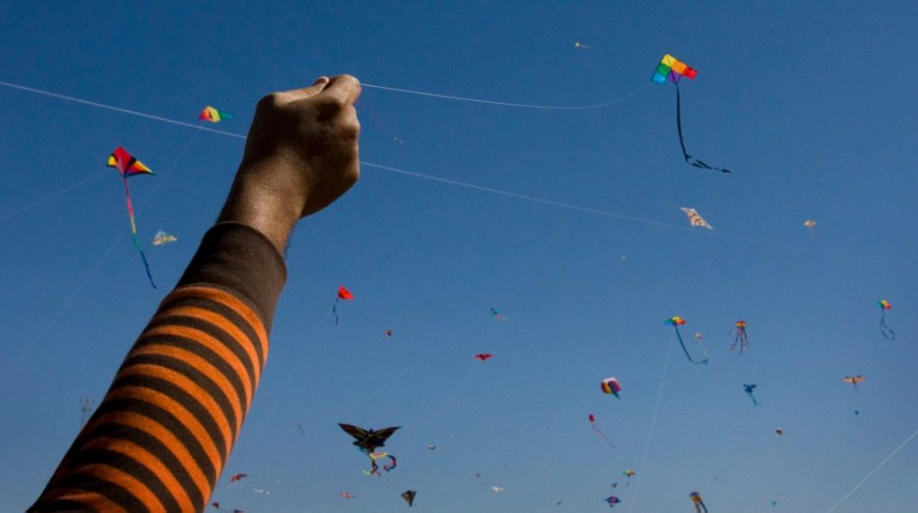 Καθαρά Δευτέρα: Προσοχή κατά το πέταγμα χαρταετού συμβουλεύει ο ΔΕΔΔΗΕ