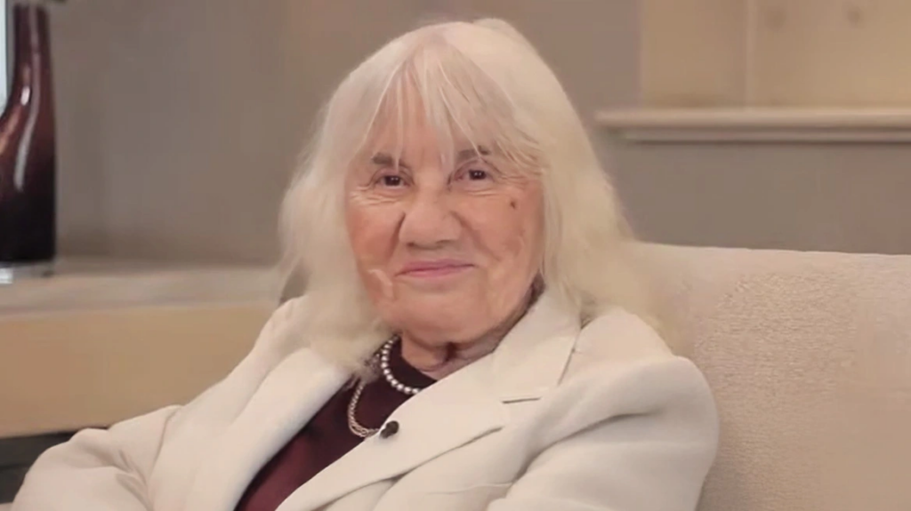 Έφυγε από τη ζωή η συγγραφέας Ιωάννα Καρατζαφέρη