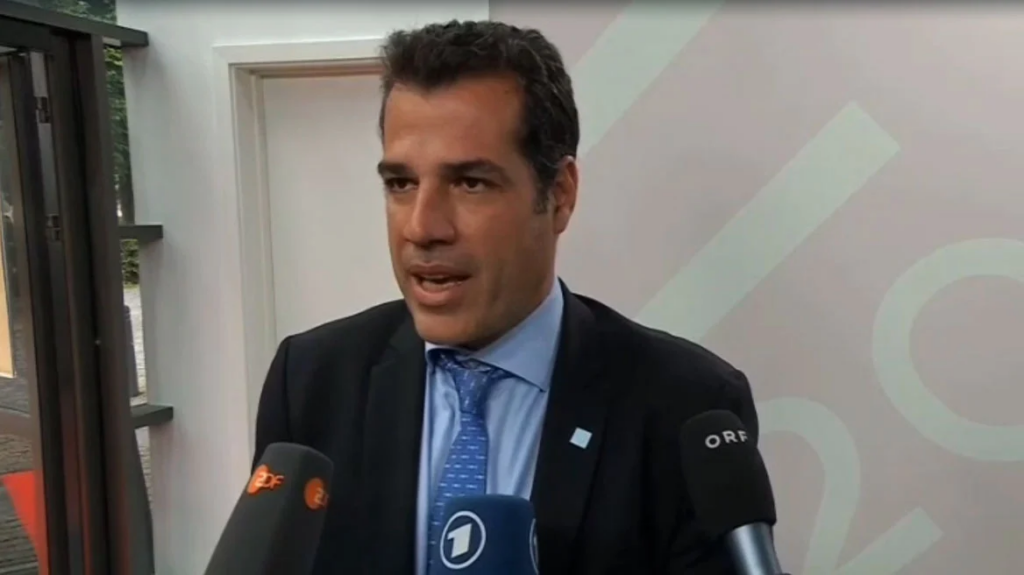 Στόχος η αποσυμφόρηση των νησιών από τις ροές μεταναστών, δήλωσε ο Θάνος Πλεύρης