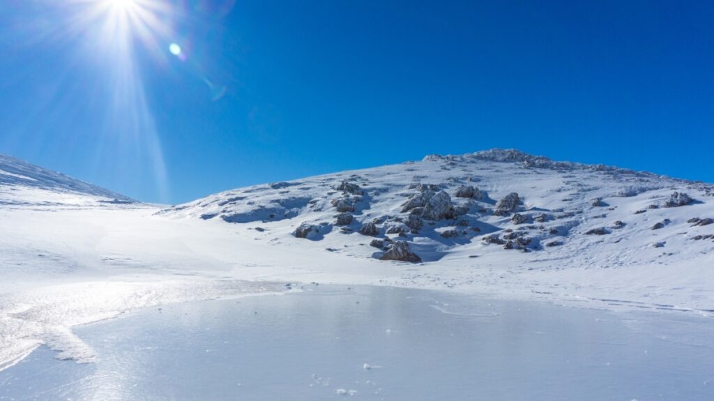 Συνεχίζονται για 3η ημέρα οι έρευνες για τον αγνοούμενο 74χρονο στο Βελούχι: Drones σαρώνουν την περιοχή