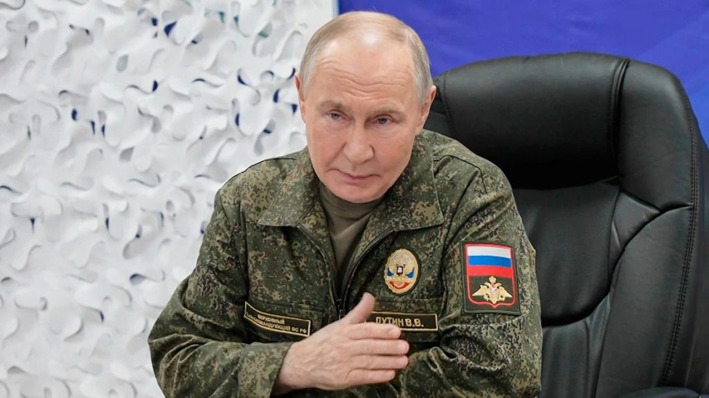 Αν μας ωθήσουν στα άκρα θα το μετανιώσουν, είπε ο Βλαντίμιρ Πούτιν στην 4η επέτειο του πολέμου στην Ουκρανία