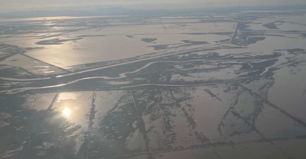 Σε red code ο Έβρος για τις πλημμύρες - 112 στα Λάβαρα για την υπερχείλιση του ποταμού