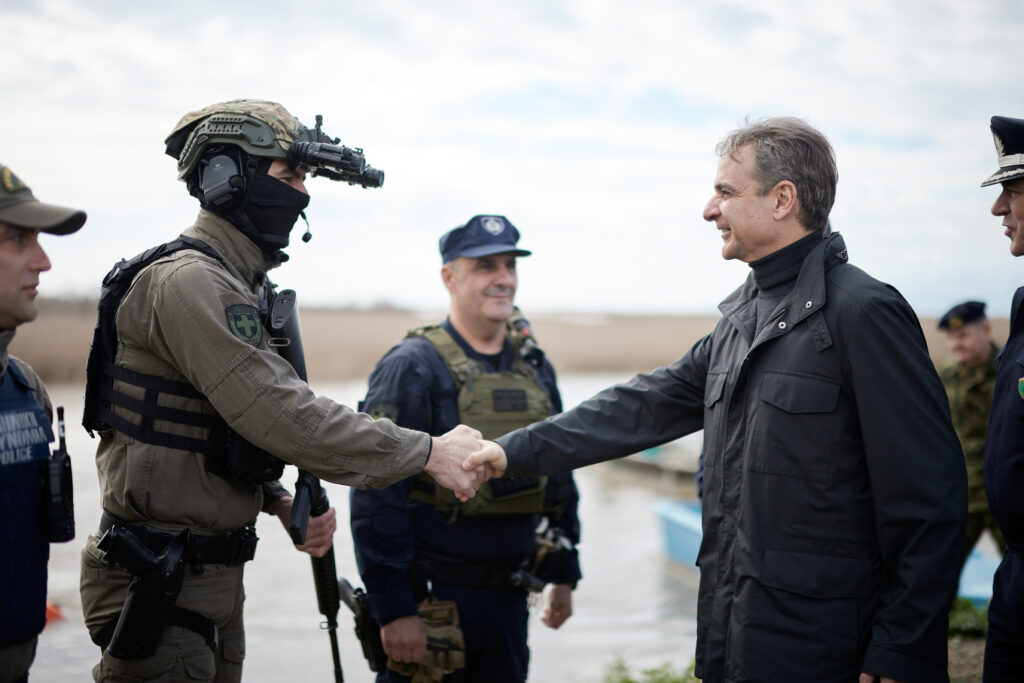 Στον Έβρο ο Κυριάκος Μητσοτάκης: Βρέθηκε στον συνοριακό σταθμό Κήπων - Επισκέφτηκε το στρατιωτικό φυλάκιο