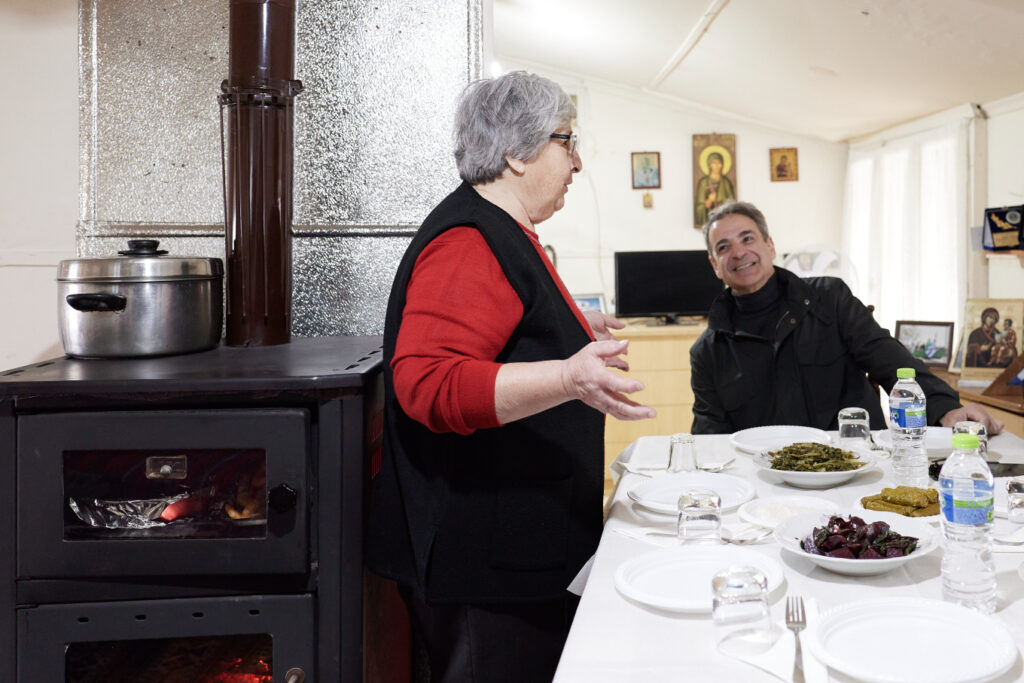 Η «κυρά του Δέλτα» του Έβρου έκανε το τραπέζι στον Μητσοτάκη με σαρακοστιανά - Δείτε φωτογραφίες