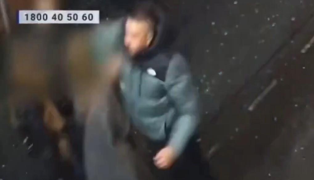 Σάλος στην Ιρλανδία: Έριξε αγκωνιά εν ψυχρώ σε γυναίκα στη μέση του δρόμου - ΒΙΝΤΕΟ