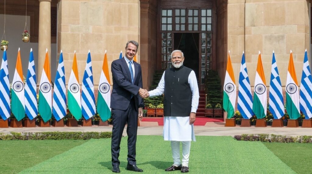 Ο Κυριάκος Μητσοτάκης έφτασε στην Ινδία για το AI Summit 2026 - Θερμή χειραψία με τον πρωθυπουργό της Ινδίας