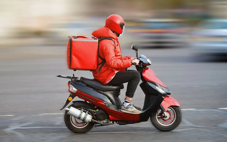 260215105827_delivery_courier_shutterstock-768×480