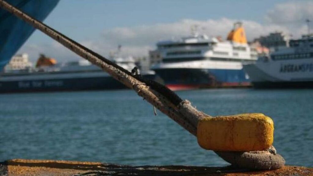 Απαγορευτικό απόπλου και καθυστερήσεις στα δρομολόγια πλοίων λόγω θυελλωδών ανέμων