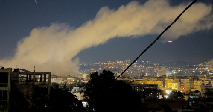 Διευρύνεται το μέτωπο στη Μέση Ανατολή: Το Ισραήλ βομβάρδισε τη Βηρυτό μετά την επίθεση της Χεζμπολάχ - Συναγερμός με την επίθεση με μικρό drone στη βρετανική βάση στην Κύπρο