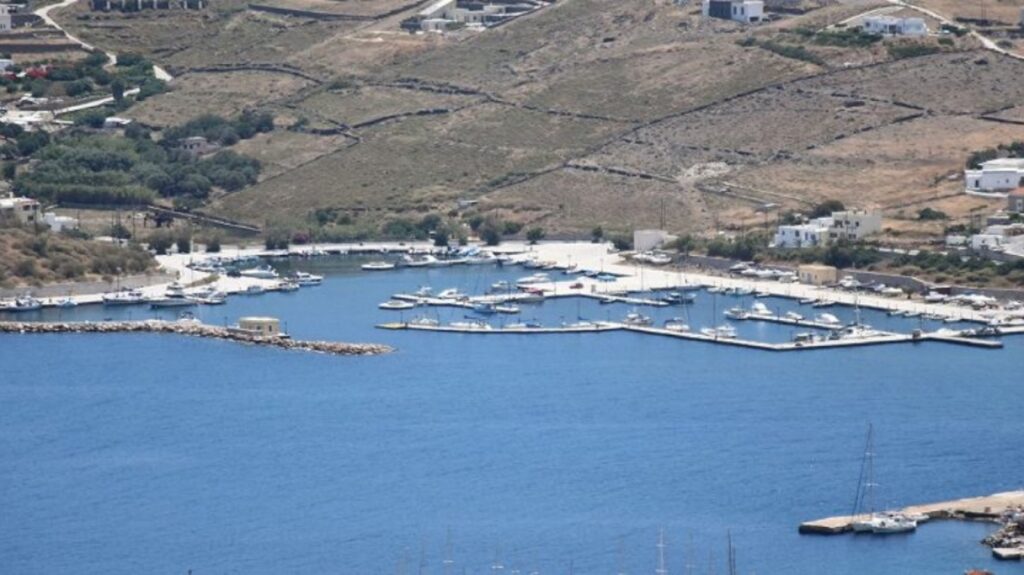 Νεκρός άνδρας στη μαρίνα Σύρου, εντοπίστηκε στη θάλασσα