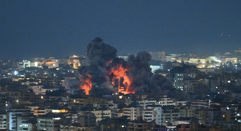 Το Ισραήλ βομβαρδίζει Τεχεράνη και Βηρυτό - «Θα ανταποδώσουμε σύντομα το ιρανικό χτύπημα στην πρεσβεία μας στο Ριάντ», απάντησε ο Τραμπ