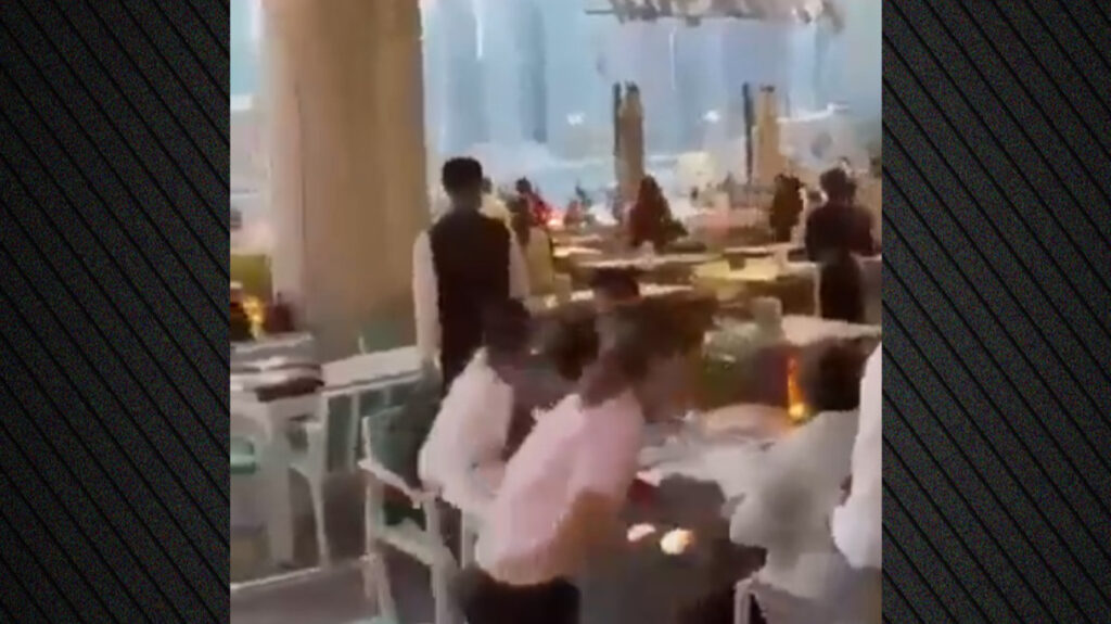 Ντουμπάι: Τουρίστες έτρεχαν πανικόβλητοι επειδή μπέρδεψαν το κανόνι του ιφτάρ με ιρανική επίθεση - Βίντεο