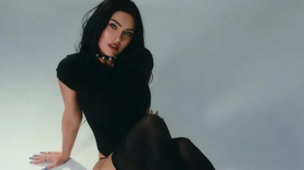 Μέγκαν Φοξ: Επέστρεψε στο Instagram και έβαλε φωτιά με σέξι φωτογράφιση - «Είμαι ζωντανή»