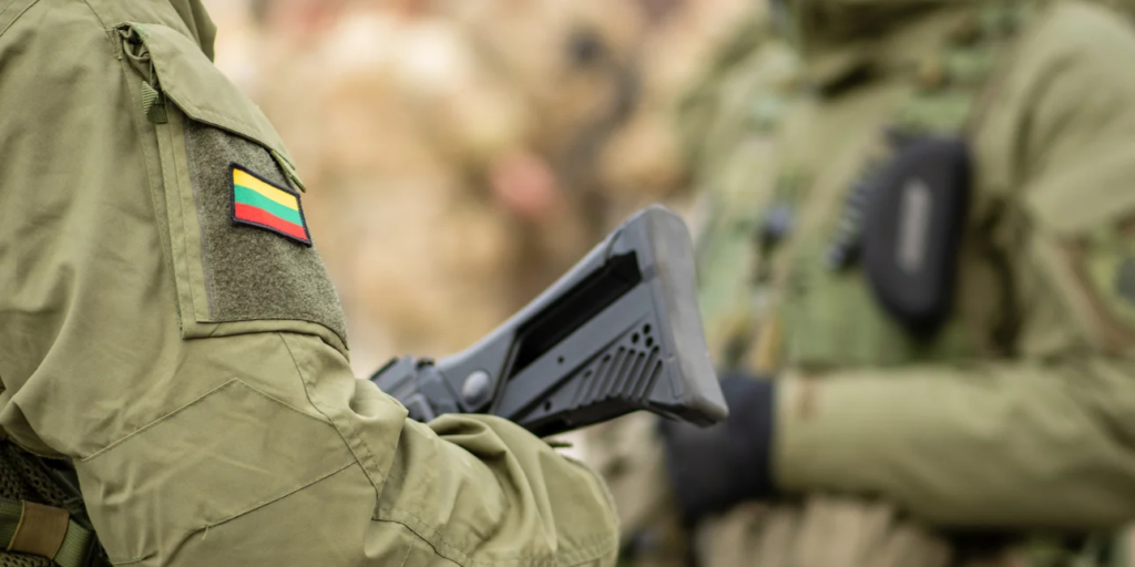 Η Ρωσία επεκτείνει τις στρατιωτικές της μονάδες στα σύνορα του ΝΑΤΟ, ισχυρίζεται η Λιθουανία