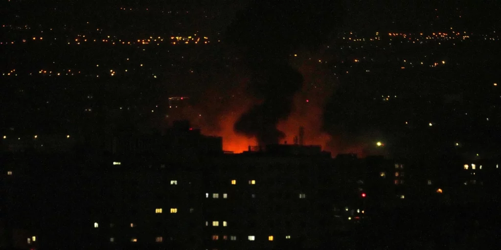 Μέση Ανατολή: Το Ισραήλ κλιμακώνει, το Ιράν απάντά στον Κόλπο και η διαδοχή της Ισλαμικής Δημοκρατίας στο πιο κρίσιμο στάδιο