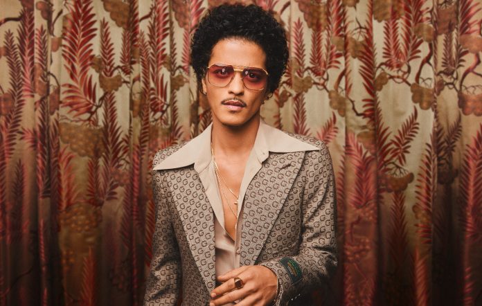 260309162323_bruno-mars-press-2@2000×1270-696×442