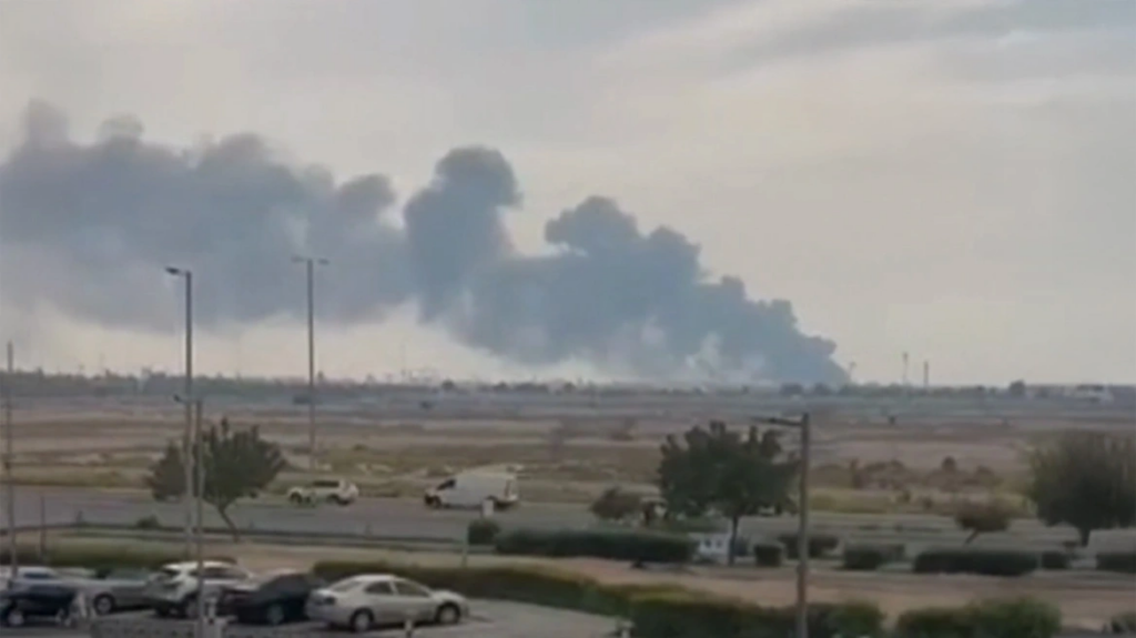 Κλείνει το μεγαλύτερο διυλιστήριο πετρελαίου στα Ηνωμένα Αραβικά Εμιράτα μετά από επίθεση με drone