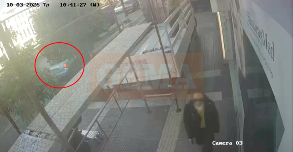 Πειραιάς: Καρέ καρέ η τρελή πορεία του 20χρονου οδηγού που παρέσυρε ηλικιωμένη, χτύπησε μηχανάκι και βαν και κατέληξε σε φαρμακείο