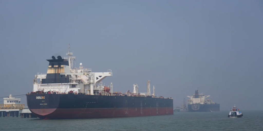 Διαψεύδει ότι έχει ναρκοθετήσει το Στενό του Ορμούζ, η κυβέρνηση του Ιράν