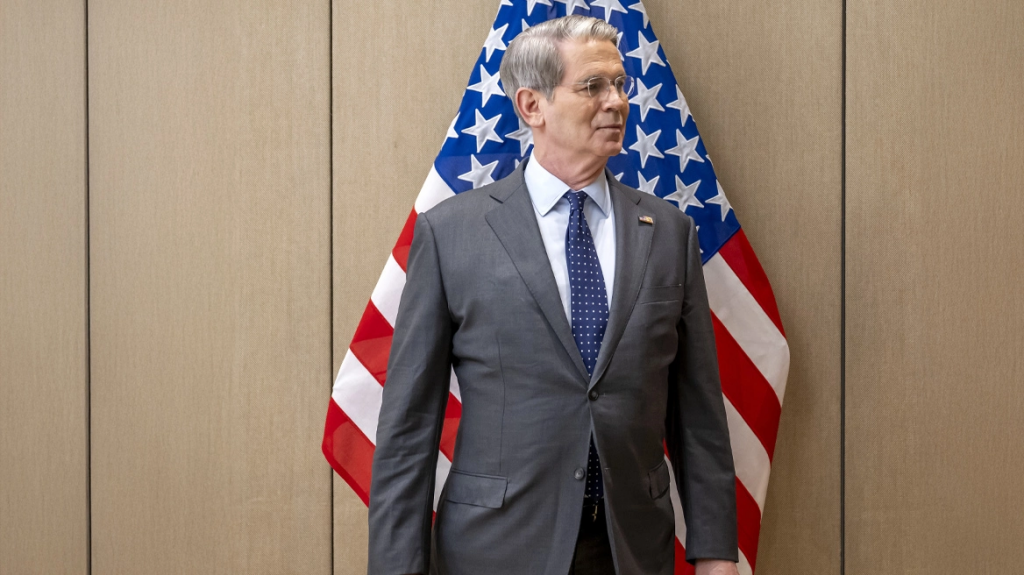 Όταν καταστεί εφικτό, θα προστατεύσουμε τα πλοία στα Στενά του Ορμούζ, δήλωσε ο ΥΠΟΙΚ των ΗΠΑ, Σκοτ Μπέσεντ