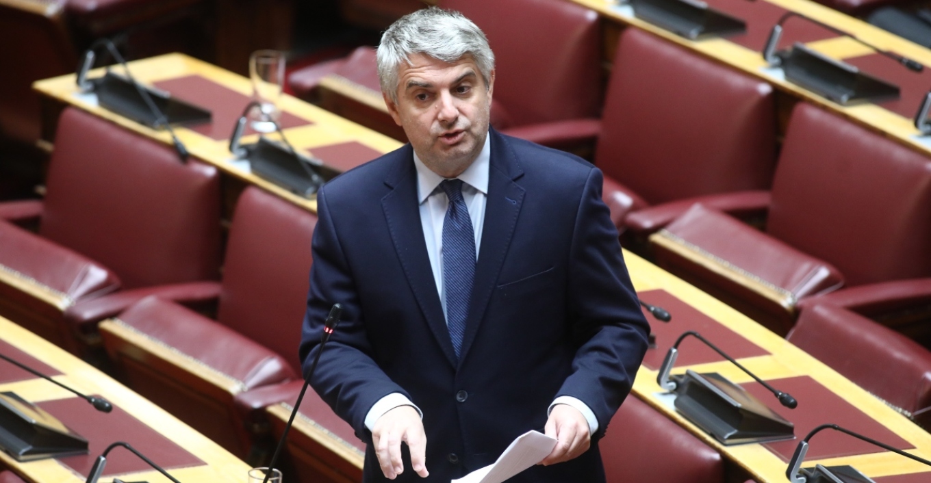 Ο Κωνσταντινόπουλος μετά τη διαγραφή παραδίδει την έδρα στο ΠΑΣΟΚ: «Δεν θα πάω σε κανένα κόμμα, επιστρέφω στην κανονικότητα της ζωής μου»