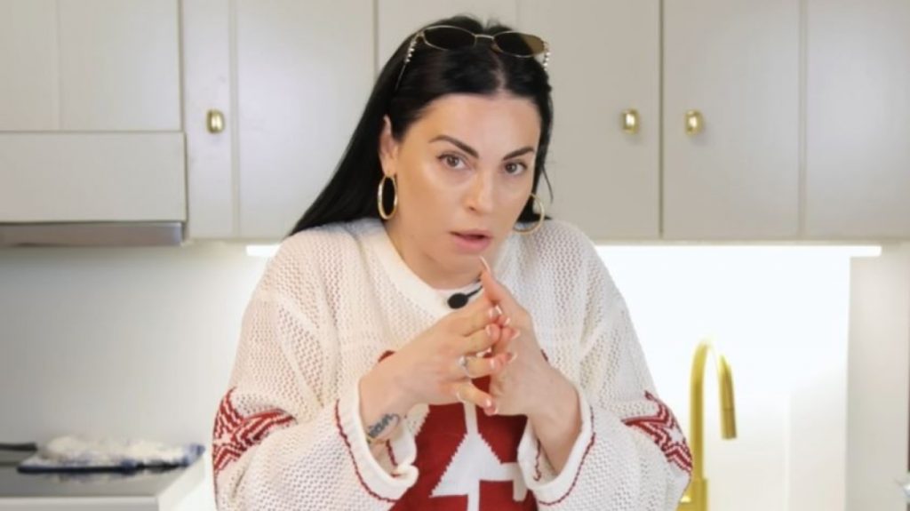 Αλεξανδράκη υπερασπίζεται την Τούνη: Χάνονται αθώες ζωές και τα «σκουπίδια» τη βρίζουν