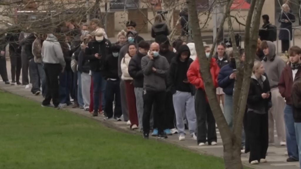 Βρετανία: Πάρτι προκάλεσε επιδημία μηνιγγίτιδας - Νεκροί, δεκάδες κρούσματα και μαζική χορήγηση αντιβιοτικών σε νέους