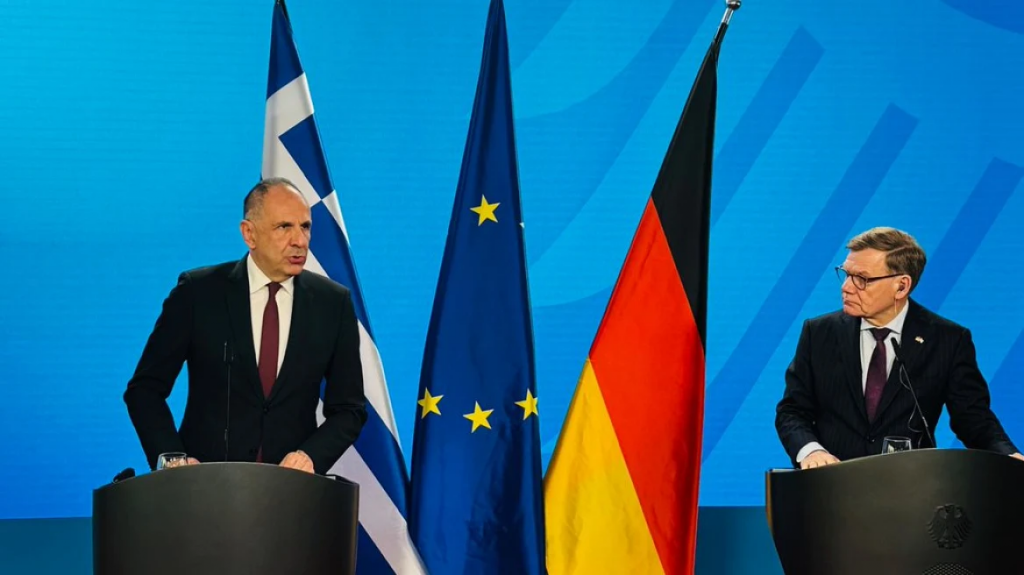 Ανησυχούμε για την κατάσταση στον Λίβανο και τη Δυτική Όχθη, είπε ο Γιώργος Γεραπετρίτης από το Βερολίνο