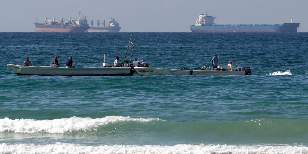 Αρχίζουν με μικρή ροή να διασχίζουν τα Στενά του Ορμούζ πετρελαιοφόρα, λέει ο Λευκός Οίκος