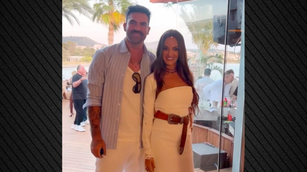 Δημήτρης Αλεξάνδρου: Δημοσίευσε φωτογραφία να φιλάει τη Ρία Ελληνίδου